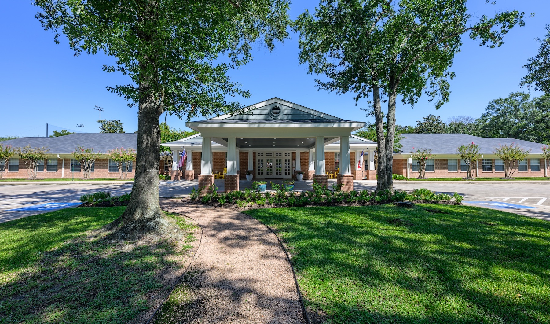 picture of front of Auberge at Sugar Land