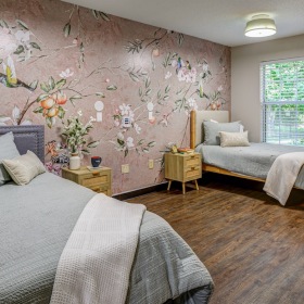 a bedroom with room for a companion with modern finishes